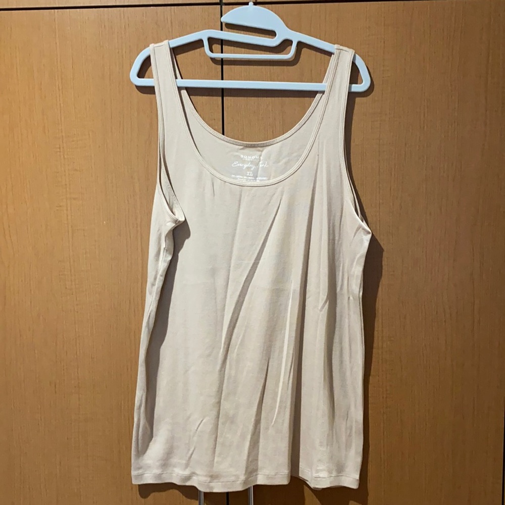 DONATED.  Sonoma Life+Style Everyday Tank